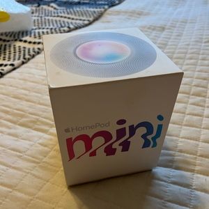 BRAND NEW Apple Home Pod Mini White